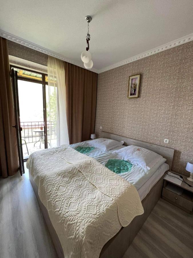 Crystal Kazbegi Hotel Exterior photo