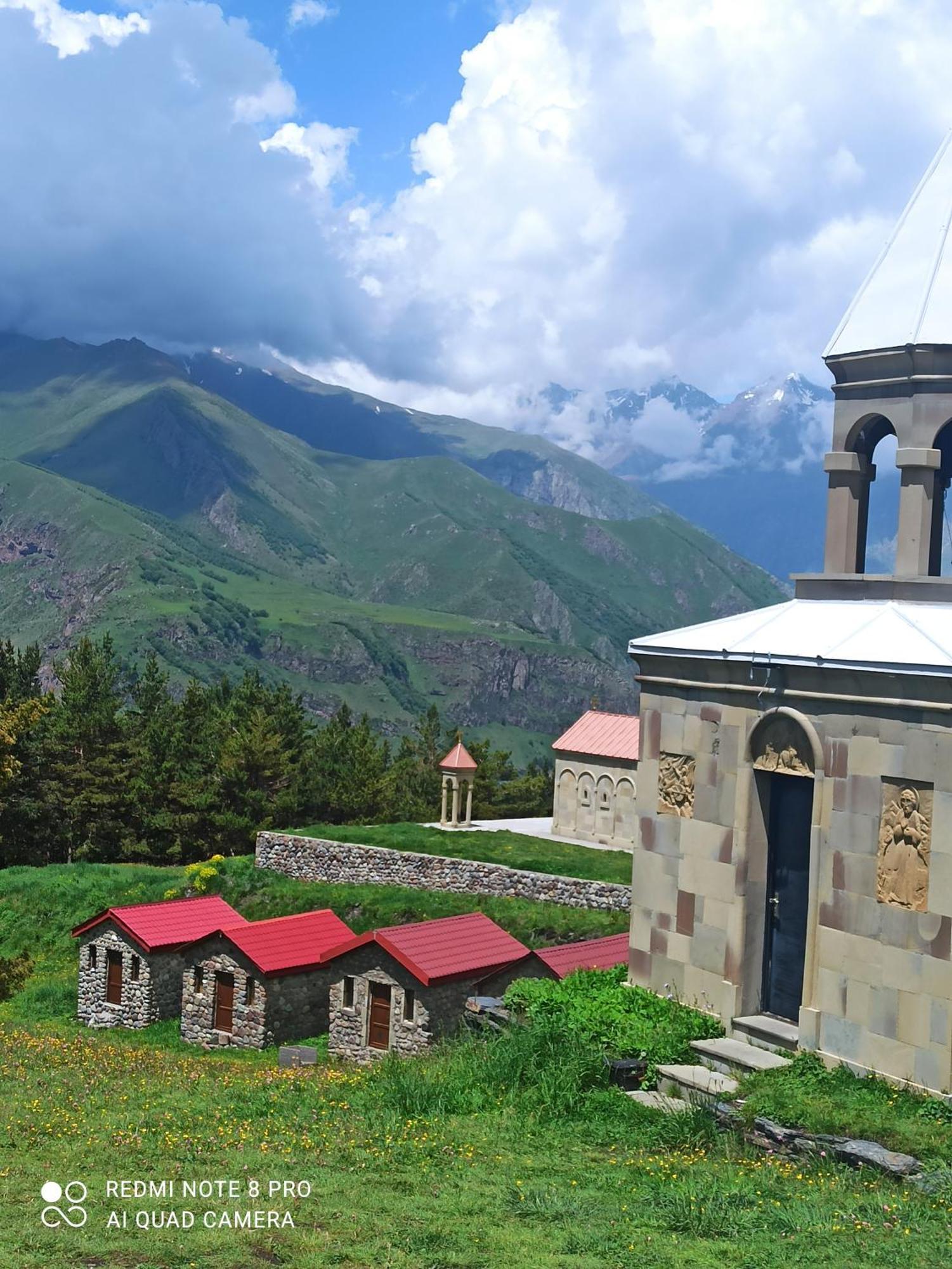 Crystal Kazbegi Hotel Exterior photo